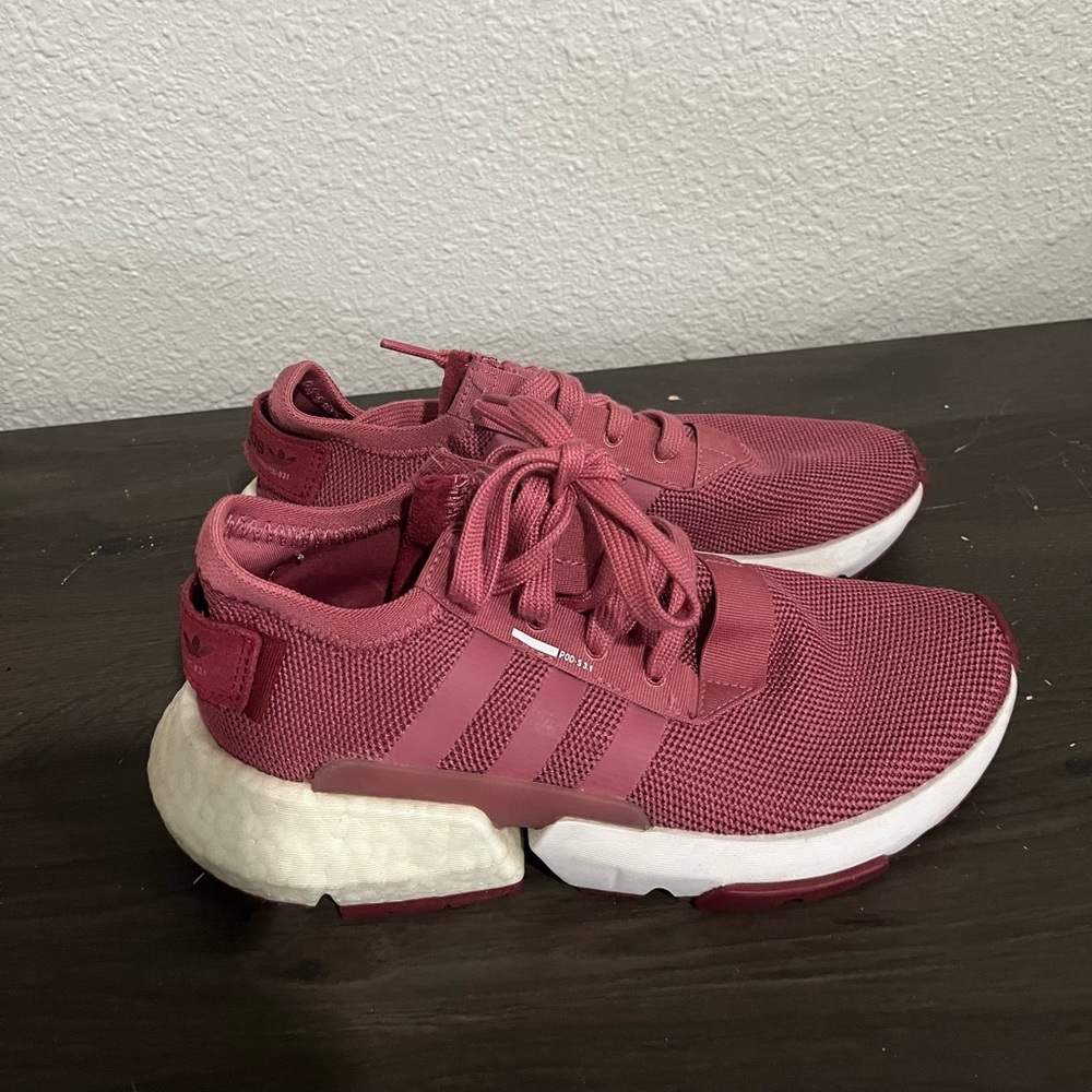 Adidas size 6.5, lightly worn, excellent condition